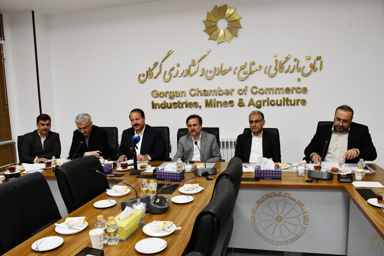 نشست هم اندیشی تبیین طرح و معرفی مسائل فضاهای آموزشی استان