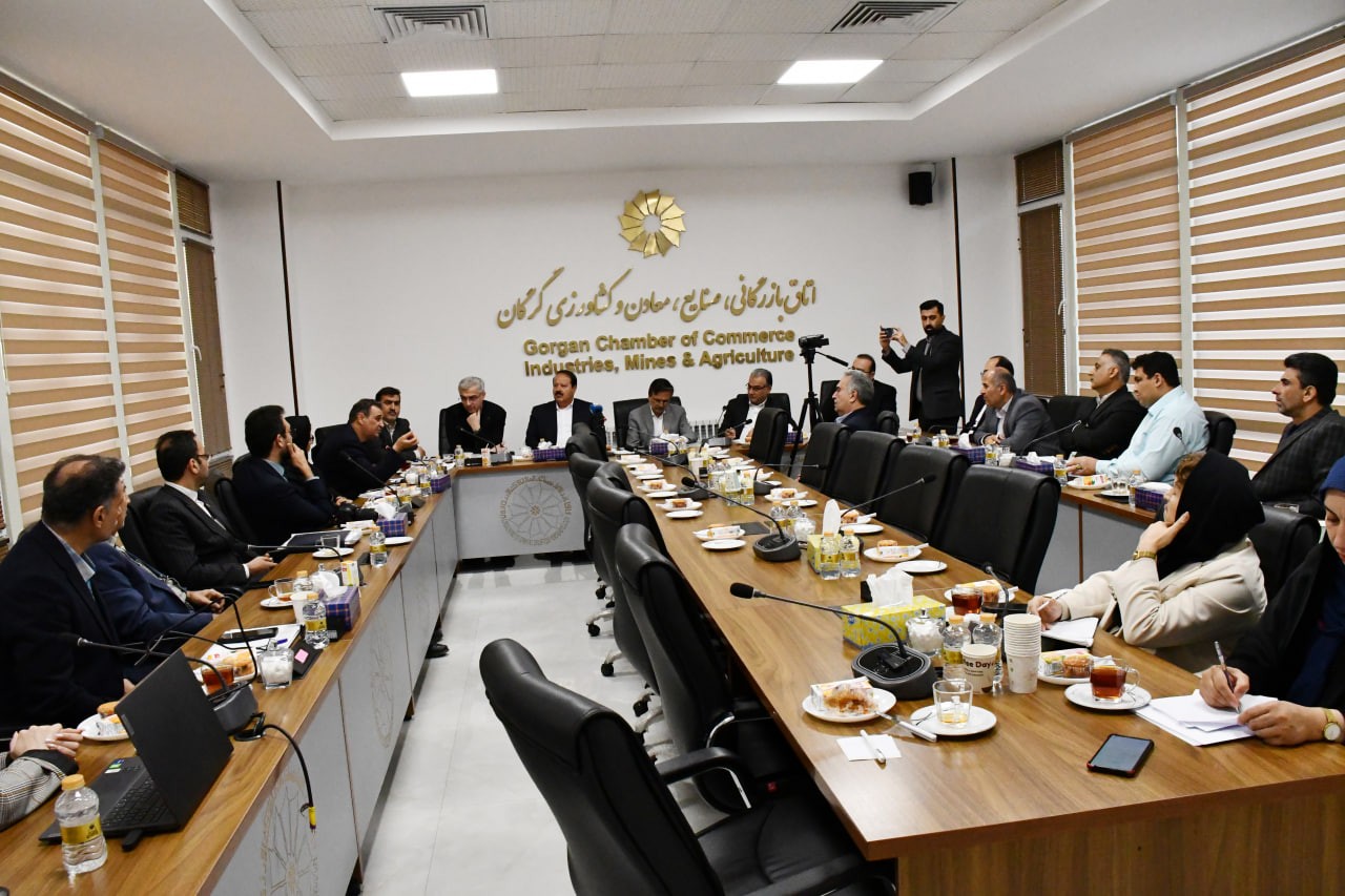 نشست هم اندیشی تبیین طرح و معرفی مسائل فضاهای آموزشی استان