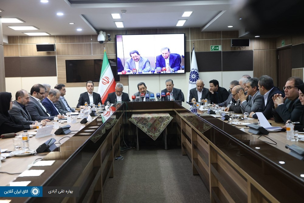 نشست صمیمانه وزیر صمت با روسای اتاق‌ها، کمیسیون‌های تخصصی و تشکل‌های اتاق ایران